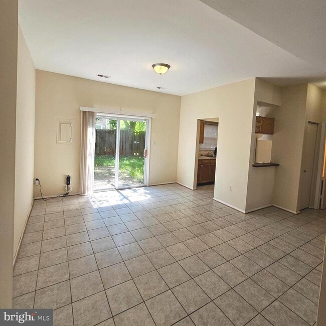 Building Photo - 8994 Bonham Cir