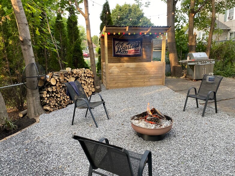 backyard fire pit and bar - 34 Hayes Ave