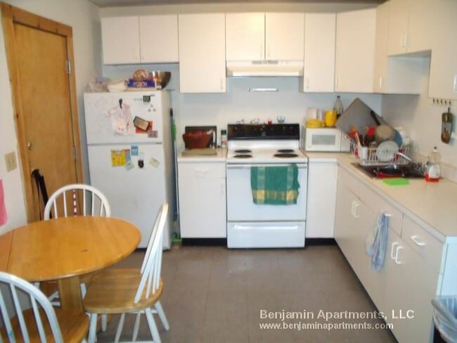 Building Photo - 226 Parker Hill Ave