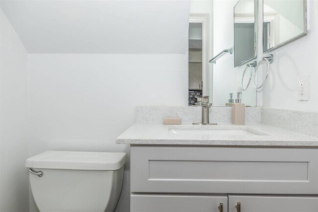 Building Photo - 1700 Seaspray Ct
