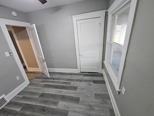 Building Photo - 3294 W 111th St