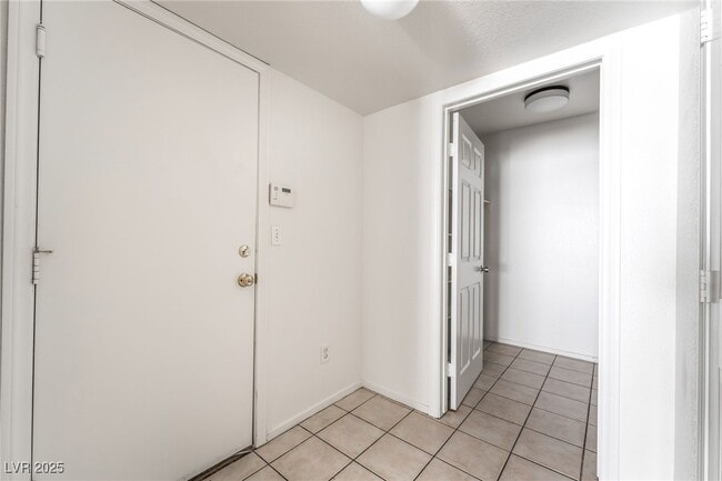 Building Photo - 505 Escoto Pl