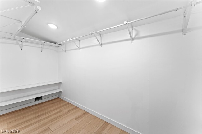 Building Photo - 605 L Ave