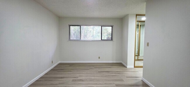 Building Photo - 9628-9628 Bradhugh Ct