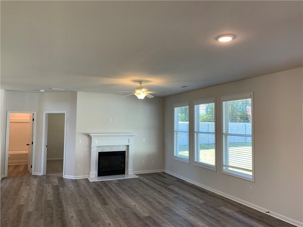 Building Photo - 497 Fox Crk Dr