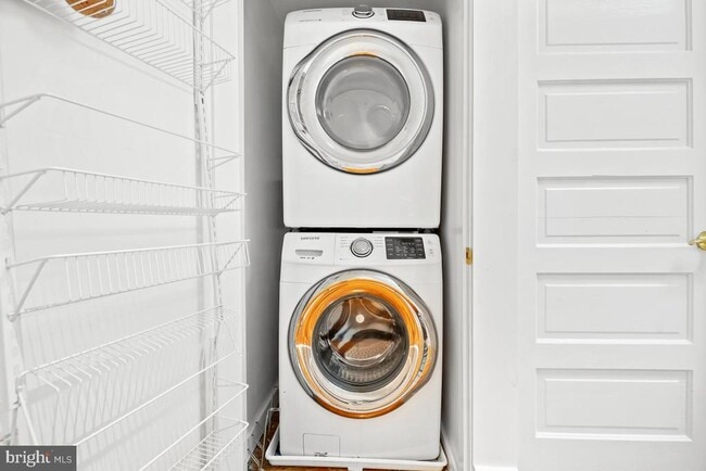 Building Photo - 1411 King St