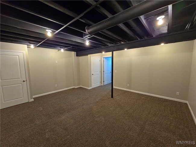 Building Photo - 113 South Dr