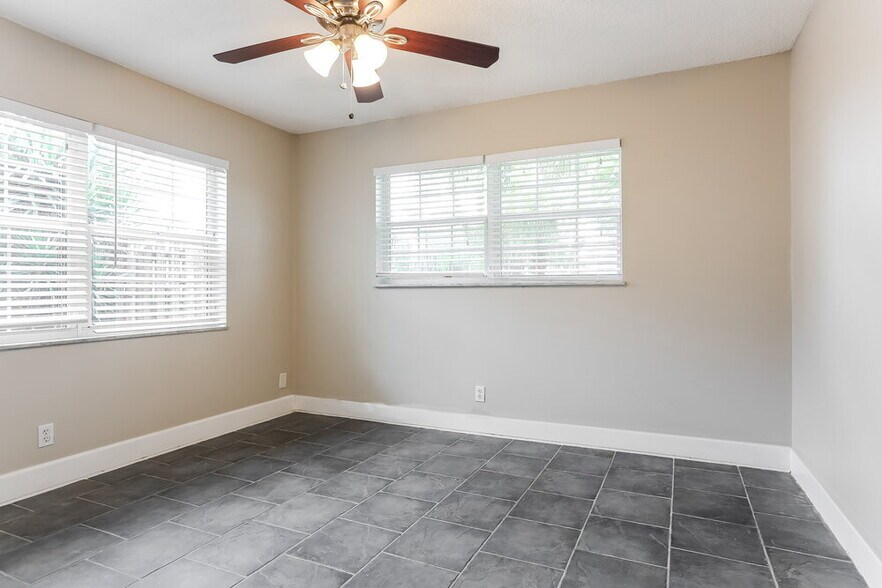 Building Photo - 3291 NW 65th St