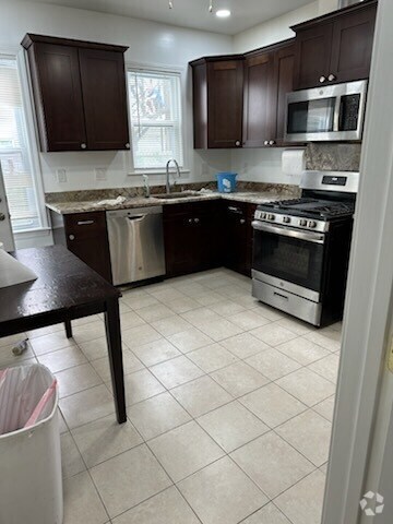 Building Photo - 48 7th St