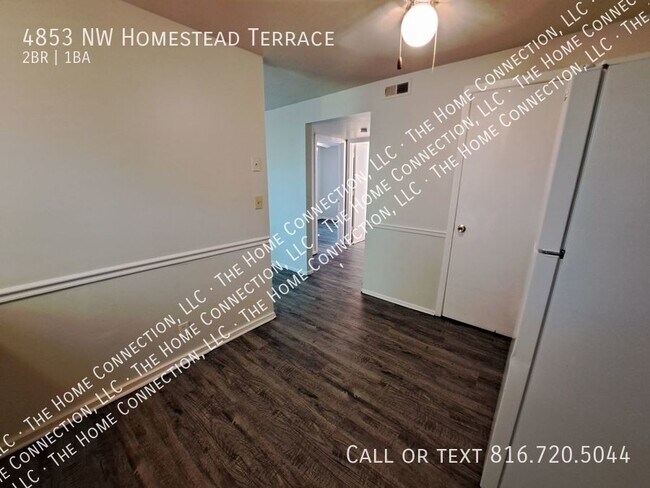 Building Photo - Clean 4-Plex Apartment-Park Hill Schools!