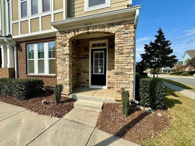 Building Photo - 563 Balsam Fir Dr