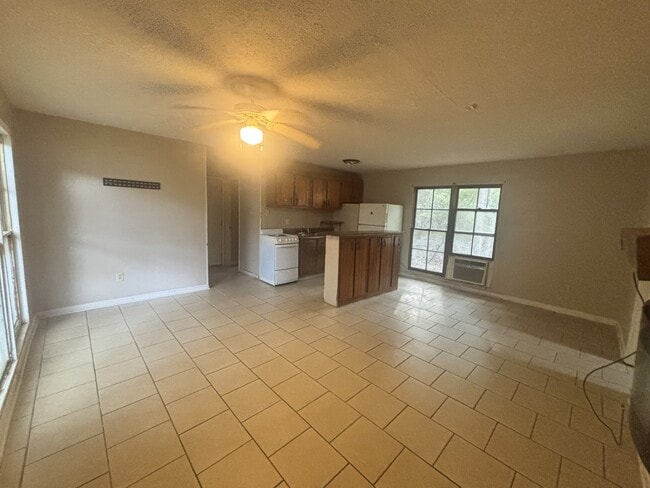 Building Photo - 117 Herron Dr