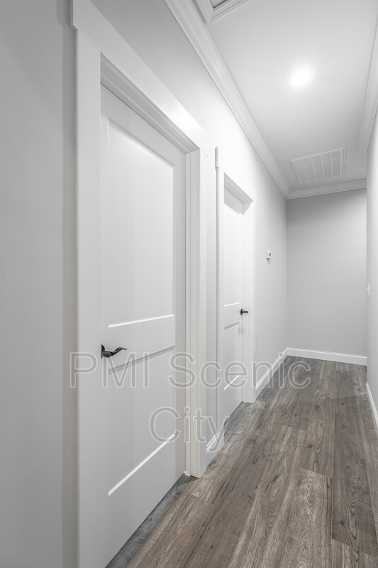 Building Photo - 1908 Cypress Ln