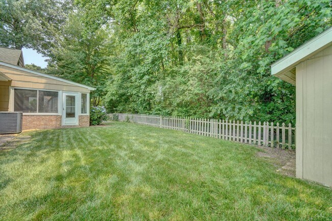 Building Photo - Fabulous 4-Bedroom Great Neck Home Ready 0...