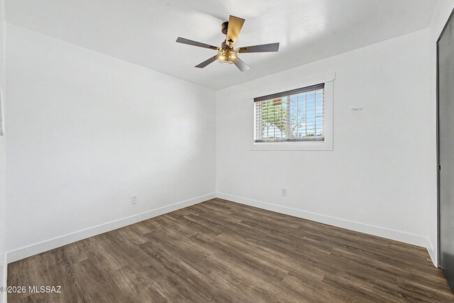 Building Photo - 2625 W Oregon St