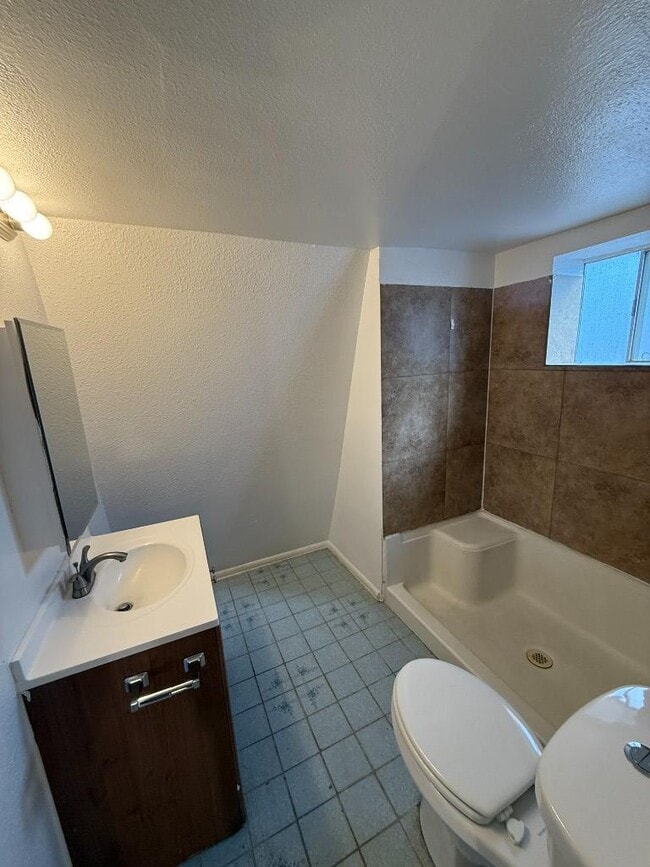 Building Photo - E Agua Fria Ln