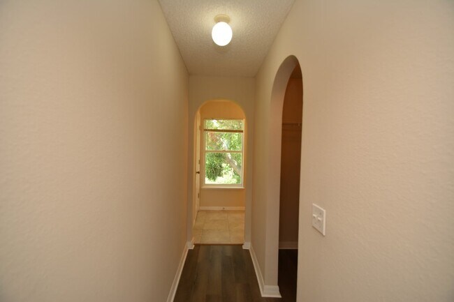 Building Photo - 47 Buttermill Dr