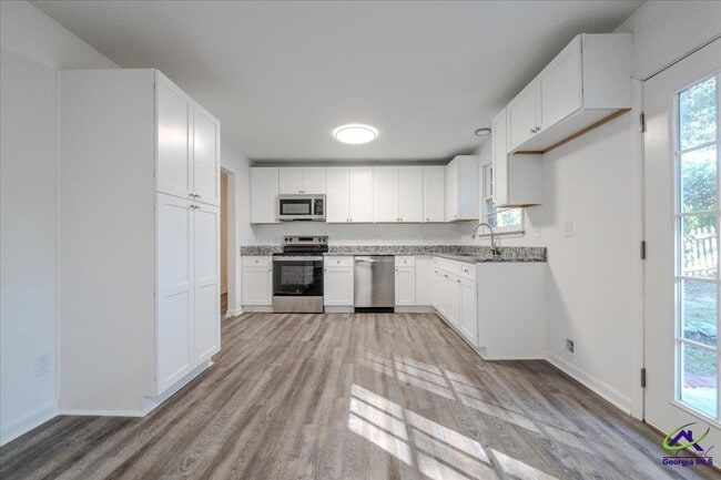 Building Photo - 100 Belmont Dr