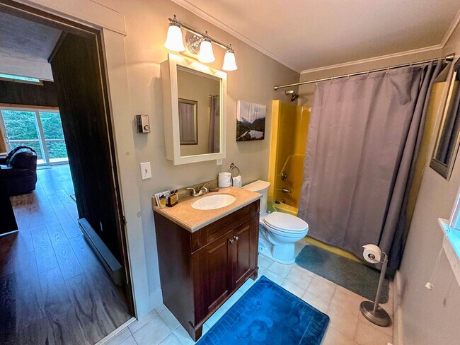 Building Photo - 157 Slalom Ln