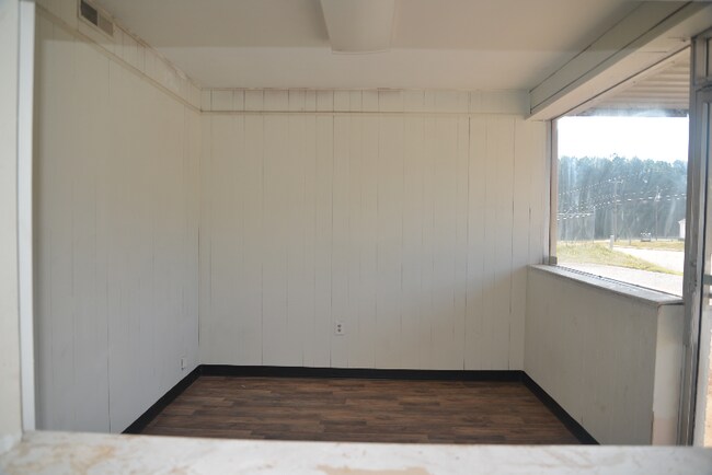 Building Photo - 2715 W Whitner St