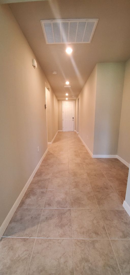 Building Photo - 4-Bedroom, 2.-Bathroom in Winter Haven ***MOVE-IN SPECIAL/50% OFF 2ND MONTH***