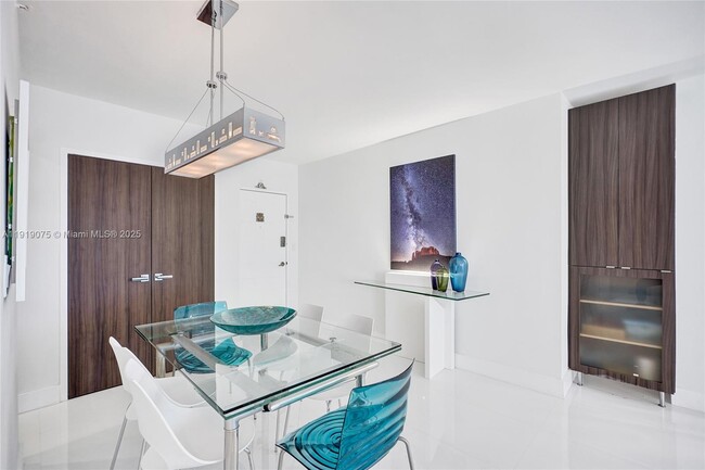 Building Photo - 2501 S Ocean Dr