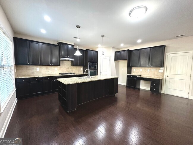 Building Photo - 5605 Upper Creek Ct