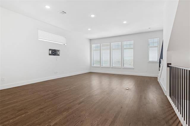 Building Photo - 714 Resort Dr