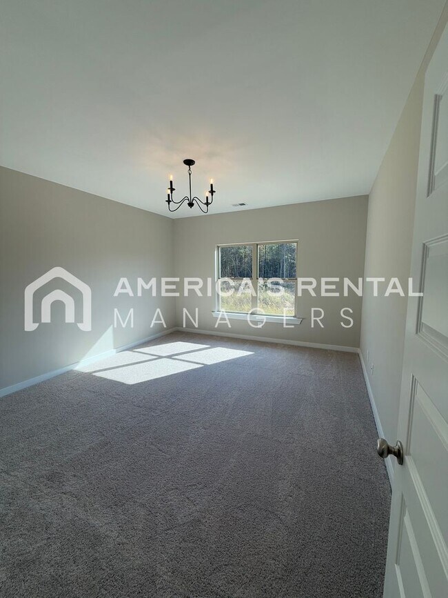Building Photo - DEPOSIT PENDING! Home for rent in Riverside! Available to View Now!