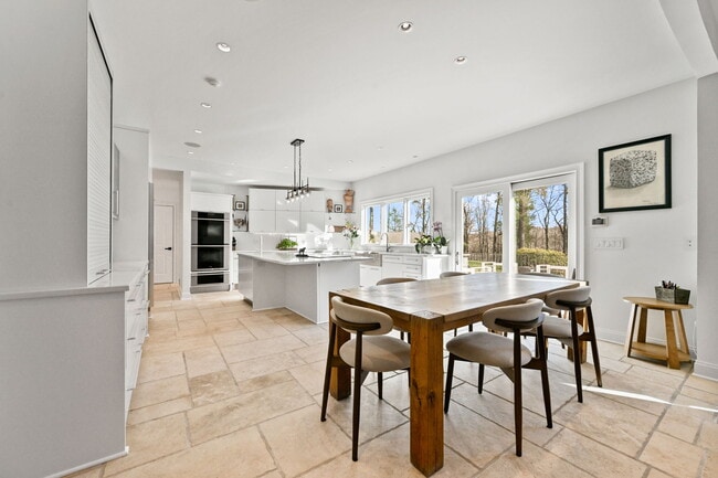 Building Photo - 367 Riversville Rd