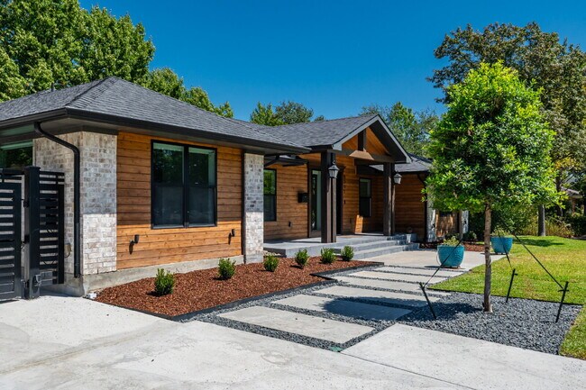 Building Photo - Modern Preston Hollow-Area Home with Resort-Style Services