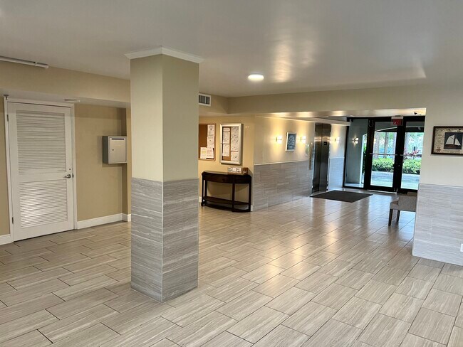 Building Photo - 955 Egret Cir