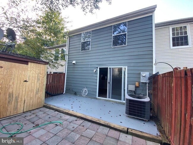 Building Photo - 6963 Villa-Del-Rey Ct