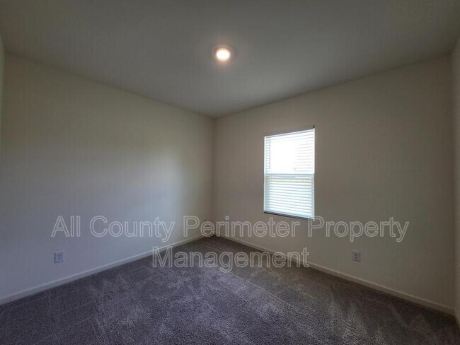 Building Photo - 212 Cottontail Ln