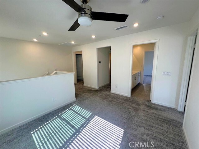 Building Photo - 1014 W Buttercup Ln