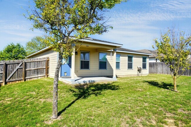 Building Photo - Beautiful home in the desirable Trails of Kensington Ranch, Schertz, TX - Realtor Commission: $500