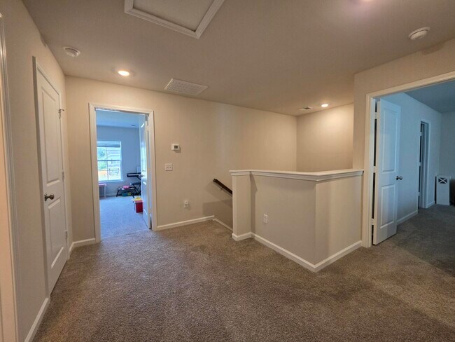 Building Photo - 1812 Lacebark Dr