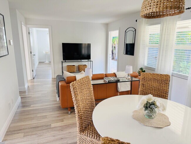 Building Photo - 311 N Swinton Ave