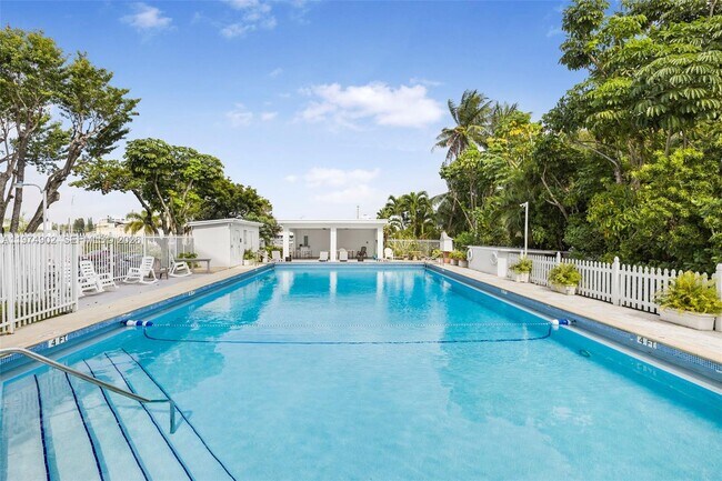 Building Photo - 7801 NE 4th Ct