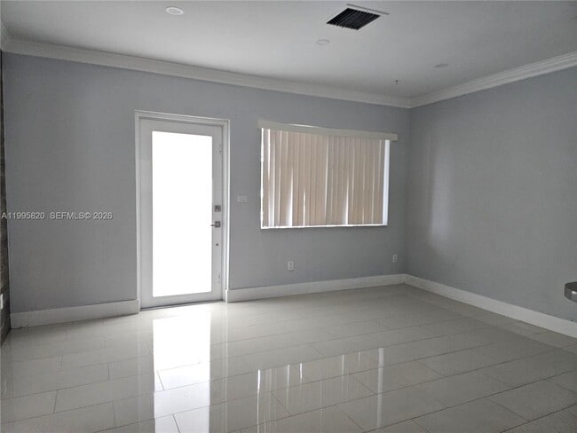 Building Photo - 5816 SW 9th St