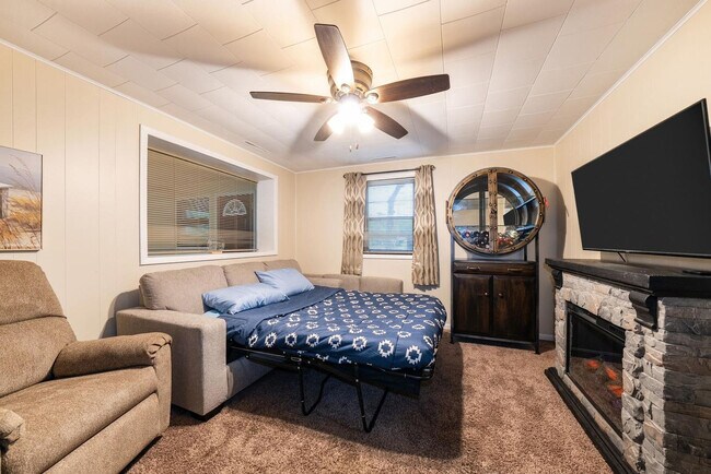 Building Photo - 234 N Hamilton St