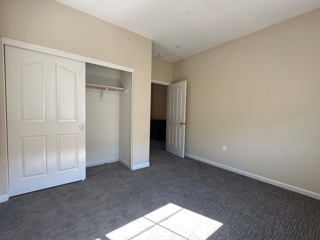 Building Photo - 3059 Manuel St