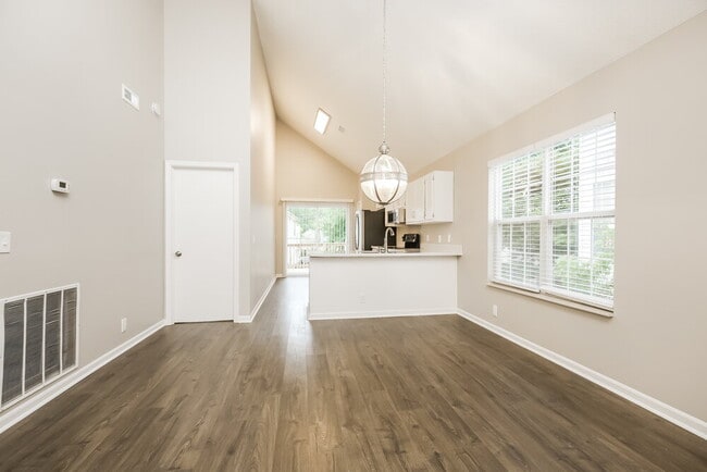 Building Photo - 1007 Lassiter Dr