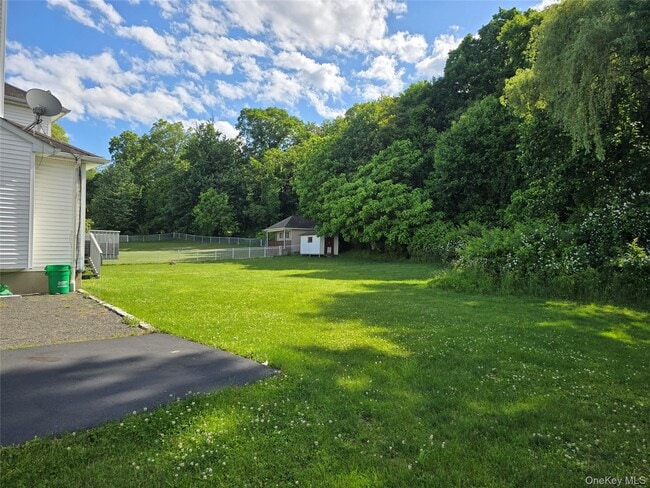 Building Photo - 27 Red Schoolhouse Rd