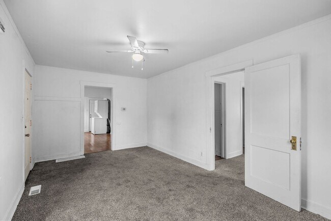 Building Photo - Charming Garland Area Home!