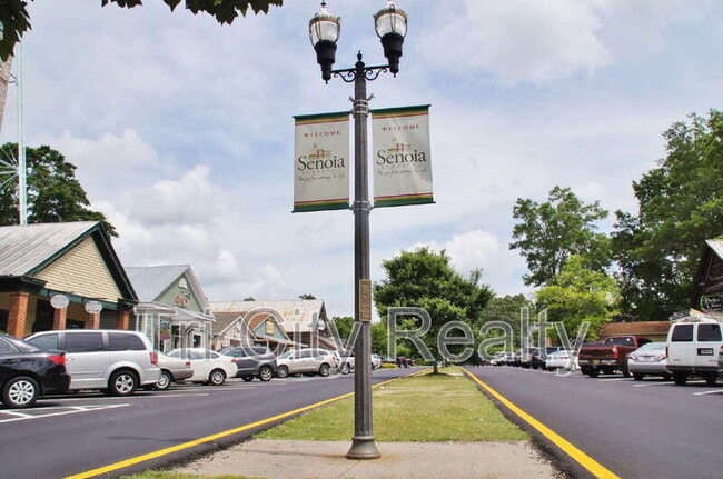 Building Photo - 69 Meadows Creek Ln