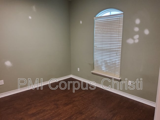 Building Photo - 4009 Cimarron Lake Dr