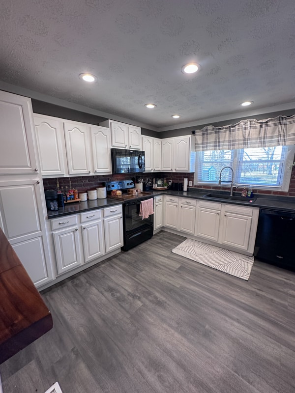 Building Photo - 222 S Vine St