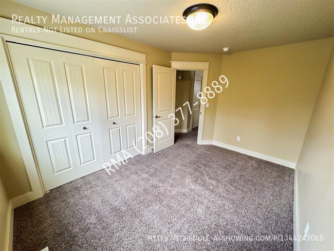 Building Photo - 919 E Boise Ave