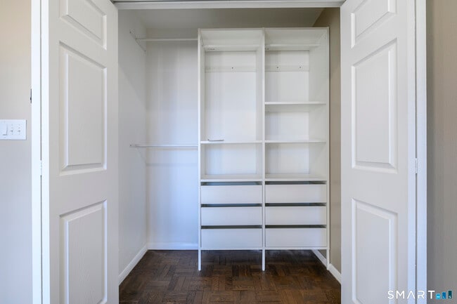 Building Photo - 140 Grove St